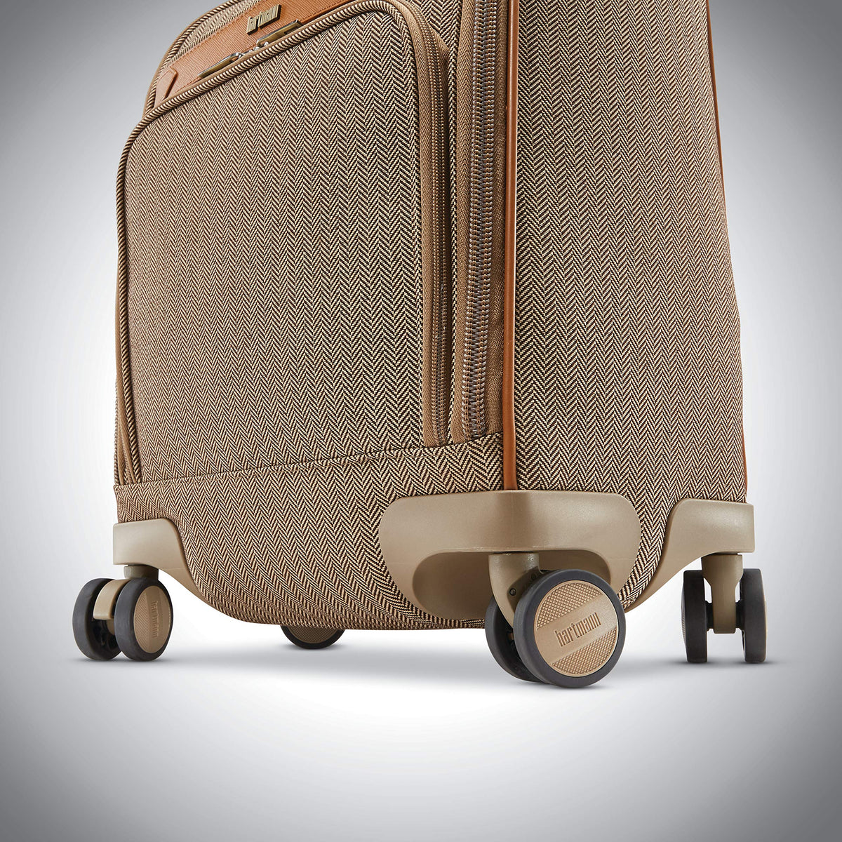 Hartmann LUXE Collection Hardside Medium Expandable Spinner 