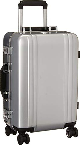 Zero Halliburton Classic Polycarbonate 2.0-19" Carry-on 4-Wheel Spinner, Silver