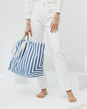 BAGGU Women's Weekend Bag, Roomy and Durable Canvas Carry-on Travel Tote, Summer Stripe