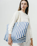 BAGGU Women's Weekend Bag, Roomy and Durable Canvas Carry-on Travel Tote, Summer Stripe