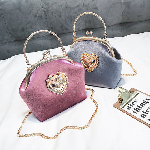 Autumn and winter new gold velvet shell-shaped small square bag metal love iron clip one-shoulder oblique women's bag wholesale