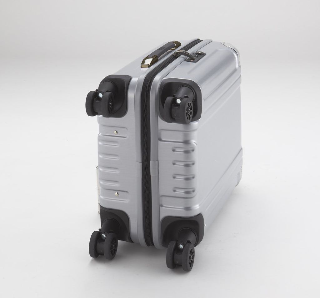 Zero Haliburton Geo Polycarbonate Carry On 4 Wheel Spinner Travel Case