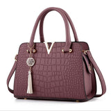 Woman Fashion Crocodile Leather V Letters Designer Handbags Luxury Quality Lady Shoulder