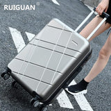 Carrylove Concise Fashion Lovely 20/22/24/26/28 Inch Pvc+Pc High Quality Rolling Luggage Spinner