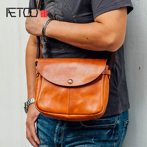 Aetoo Hand-Made Retro Head Cowhide Crossbody Bag